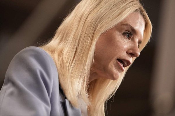 嘉创配资 移民局设施遭枪击后 美司法部长：将向各地联邦移民设施派遣特工